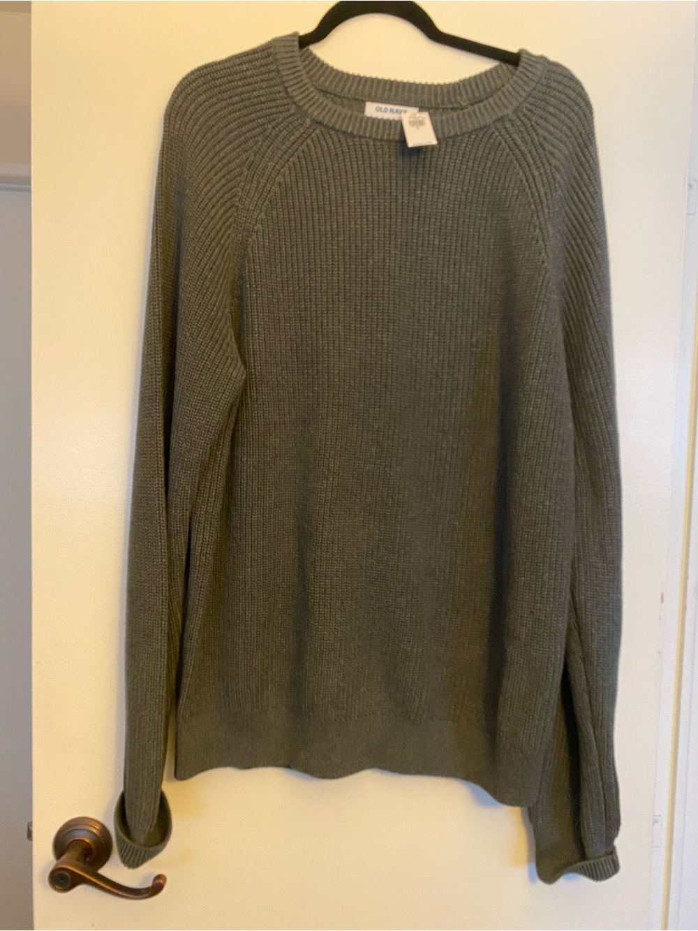 Men’s Old Navy Grey Knit Sweater Size XL. NWT